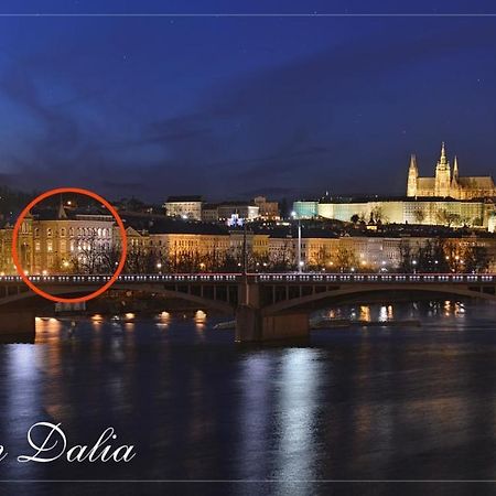 Apartman Dalia Janáčkovo nábřeží Praha Exteriér fotografie