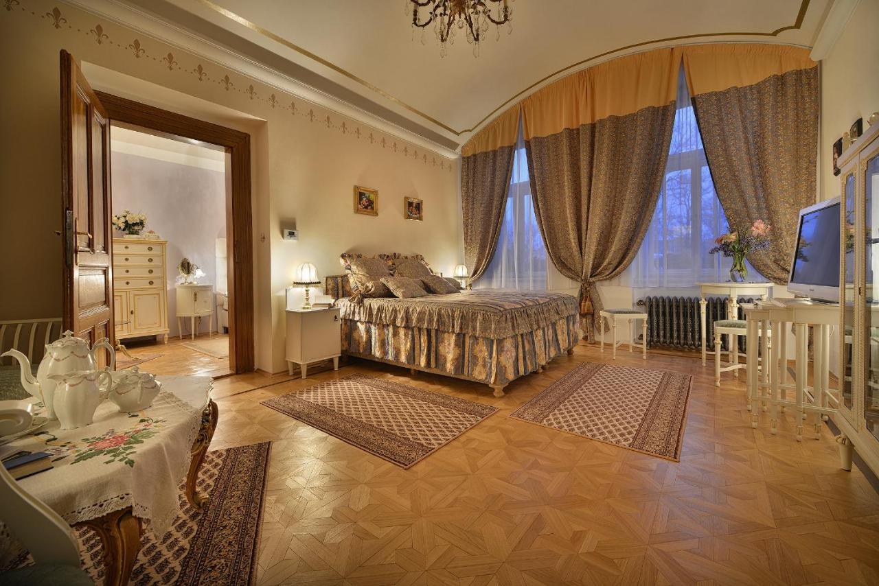 Apartman Dalia Janáčkovo nábřeží Praha Exteriér fotografie
