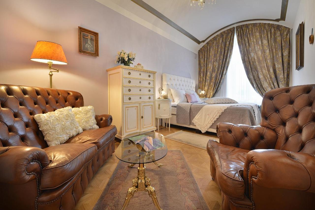 Apartman Dalia Janáčkovo nábřeží Praha Exteriér fotografie