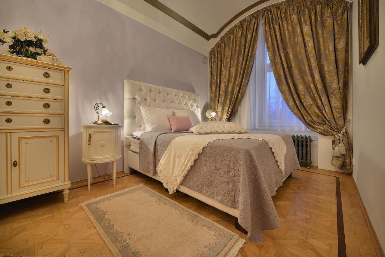 Apartman Dalia Janáčkovo nábřeží Praha Exteriér fotografie