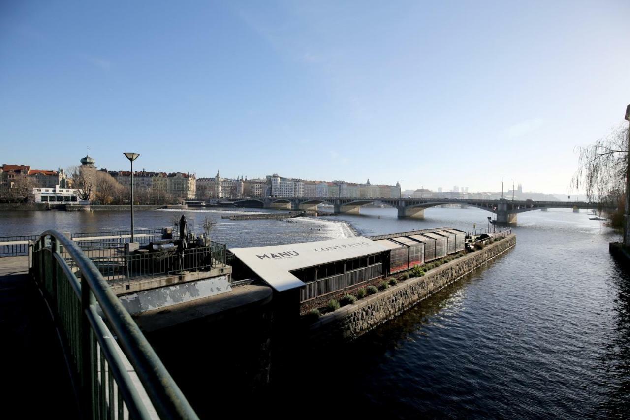 Apartman Dalia Janáčkovo nábřeží Praha Exteriér fotografie